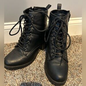 Woman’s Black Lace Up Chunky Heel Boot